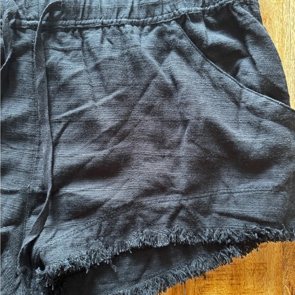 BDG urban outfitters black Charcoal Textured Frankie paper bag frayed hem shorts